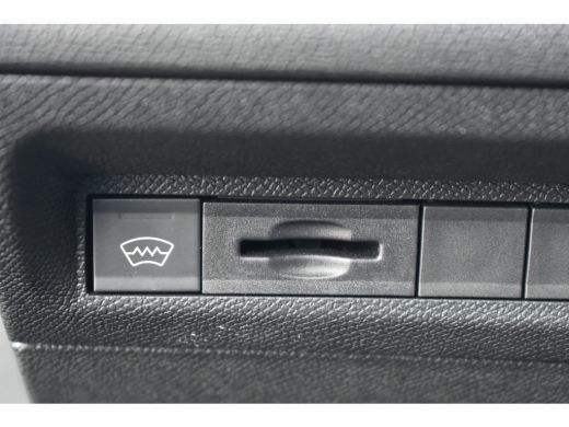 Peugeot 308 SW 1.2 Hybrid 136 e-DCS6 GT | Adaptive Cruise | Navigatie | Achteruitrijcamera | 18"LMV | Lane-As... ActivLease financial lease