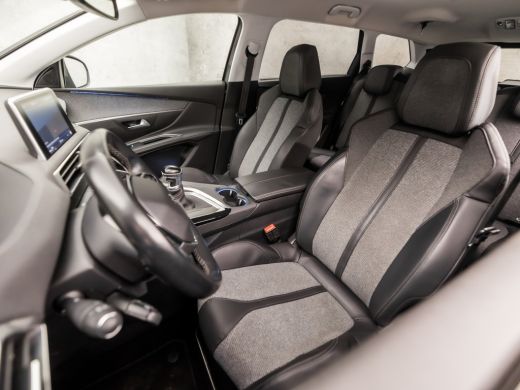 Peugeot 5008 1.2 PureTech Premium Sport 7 Persoons (APPLE CARPLAY, GROOT NAVI, CLIMATE, LEDER, SFEERVERLICHTIN... ActivLease financial lease