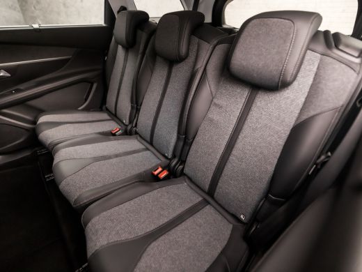 Peugeot 5008 1.2 PureTech Premium Sport 7 Persoons (APPLE CARPLAY, GROOT NAVI, CLIMATE, LEDER, SFEERVERLICHTIN... ActivLease financial lease