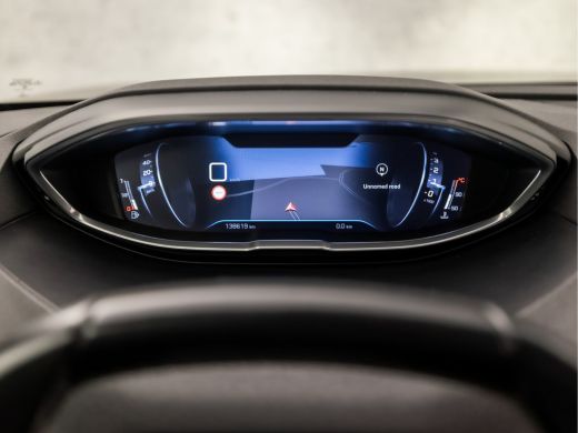 Peugeot 5008 1.2 PureTech Premium Sport 7 Persoons (APPLE CARPLAY, GROOT NAVI, CLIMATE, LEDER, SFEERVERLICHTIN... ActivLease financial lease