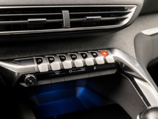 Peugeot 5008 1.2 PureTech Premium Sport 7 Persoons (APPLE CARPLAY, GROOT NAVI, CLIMATE, LEDER, SFEERVERLICHTIN... ActivLease financial lease