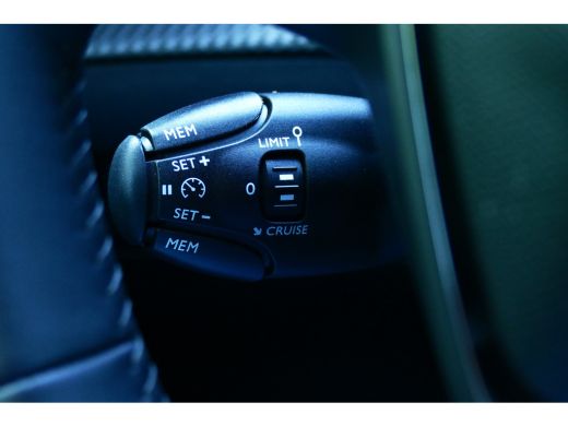 Peugeot e-2008 EV 136PK 50KWH ACTIVE PACK AUTOMAAT / NAVI / LED / PDC / 16" LMV / BLUETOOTH / CRUISECONTROL / 1E... ActivLease financial lease