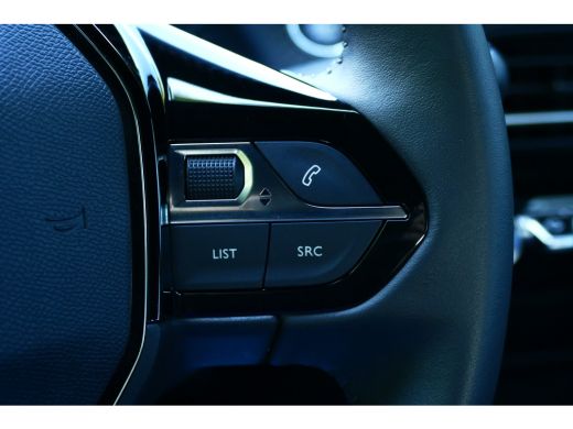 Peugeot e-2008 EV 136PK 50KWH ACTIVE PACK AUTOMAAT / NAVI / LED / PDC / 16" LMV / BLUETOOTH / CRUISECONTROL / 1E... ActivLease financial lease