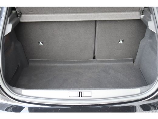 Peugeot e-208 EV 50KWH 136PK ALLURE PACK AUTOMAAT / NAVI / LEDER / CLIMA / LED / PDC BLUETOOTH / CRUISECONTROL ... ActivLease financial lease