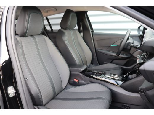 Peugeot e-208 EV 50KWH 136PK ALLURE PACK AUTOMAAT / NAVI / LEDER / CLIMA / LED / PDC BLUETOOTH / CRUISECONTROL ... ActivLease financial lease