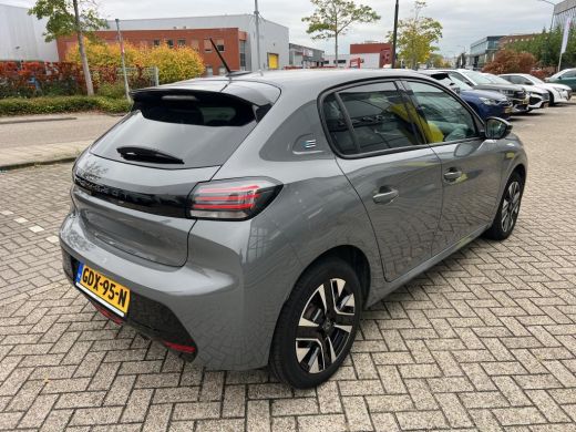 Peugeot e-208 EV Style 50 kWh | Automaat | Navigatie | Stoelverwarming | Fase 3 | BTW | 19.000km | Nieuw model | ActivLease financial lease