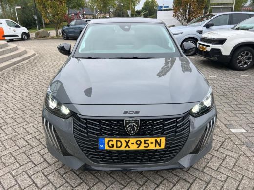 Peugeot e-208 EV Style 50 kWh | Automaat | Navigatie | Stoelverwarming | Fase 3 | BTW | 19.000km | Nieuw model | ActivLease financial lease