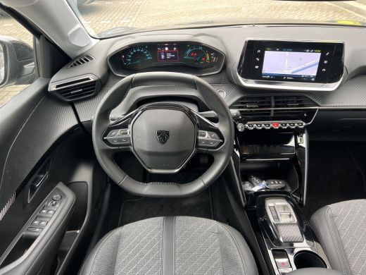 Peugeot e-208 EV Style 50 kWh | Automaat | Navigatie | Stoelverwarming | Fase 3 | BTW | 19.000km | Nieuw model | ActivLease financial lease