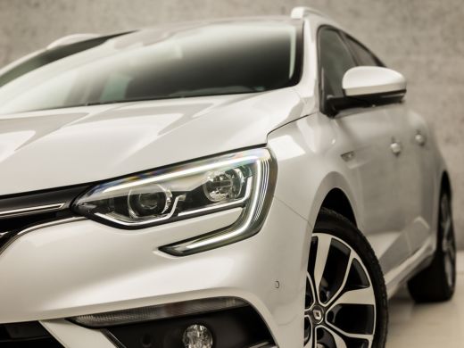 Renault Mégane Estate 1.2 TCe Bose (APPLE CARPLAY, GROOT NAVI, BOSE AUDIO, CAMERA, KEYLESS, SFEERVERLICHTING, SPORTSTOE... ActivLease financial lease
