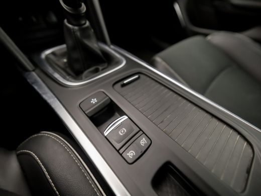 Renault M&eacute;gane Estate 1.2 TCe Bose Sport (APPLE CARPLAY, GROOT NAVI, BOSE AUDIO, LEDER, CAMERA, KEYLESS, SFEERVERLICHTI... ActivLease financial lease