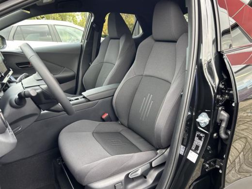 Toyota C-HR 1.8 Hybrid 140 Dynamic | Nieuwe auto | Direct uit voorraad leverbaar | ActivLease financial lease