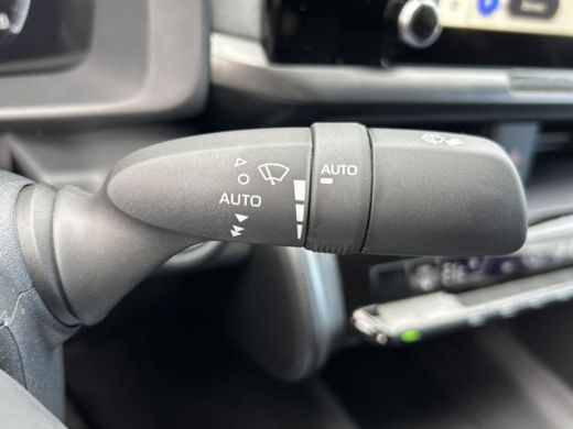 Toyota C-HR 1.8 Hybrid 140 Dynamic | Nieuwe auto | Direct uit voorraad leverbaar | ActivLease financial lease