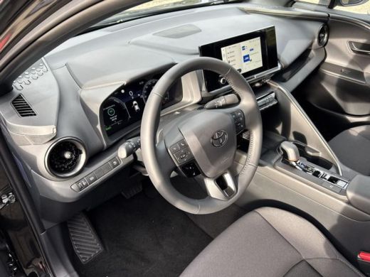 Toyota C-HR 1.8 Hybrid 140 Dynamic | Nieuwe auto | Direct uit voorraad leverbaar | ActivLease financial lease