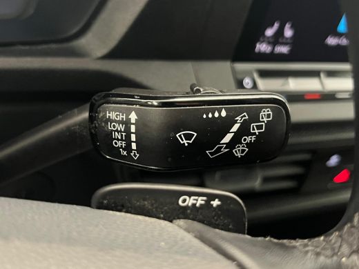 Volkswagen Caddy 1.5 TSI 7p | Apple Carplay/Android Auto | Navigatiesysteem full map | Stoelverwarming voor | Extr... ActivLease financial lease