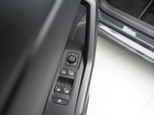 Volkswagen Polo 1.0 TSI 95pk R-Line Edition Navigatie Camera Acc Carplay 113 ActivLease financial lease