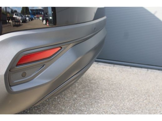 Volkswagen Taigo 1.0 TSI Life | Achterbank in delen neerklapbaar | Airco | Armsteun voor ActivLease financial lease