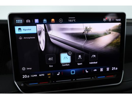 Volkswagen Tiguan 1.5 eTSI Life Edition | 1e Eigenaar! | Trekhaak | Adaptive Cruise | Navi By App | LED | Stoel-/st... ActivLease financial lease