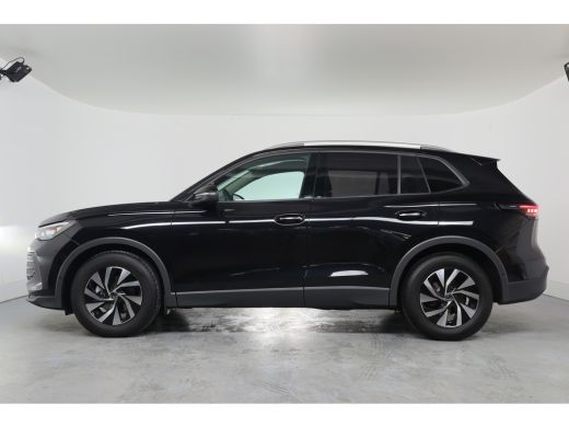 Volkswagen Tiguan 1.5 eTSI Life Edition | 1e Eigenaar! | Trekhaak | Adaptive Cruise | Navi By App | LED | Stoel-/st... ActivLease financial lease