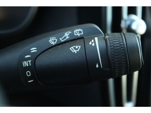 Volvo  XC40 1.5 T2 Momentum Core | CarPlay | NAV.|Climate & Cruise C. | Parkeers. A | DAB+ | 17"LMV | Bluetoo... ActivLease financial lease