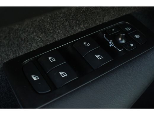 Volvo  XC40 1.5 T2 Momentum Core | CarPlay | NAV.|Climate & Cruise C. | Parkeers. A | DAB+ | 17"LMV | Bluetoo... ActivLease financial lease