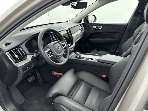 Volvo  XC60 2.0 T6 Plug-in hybrid AWD Plus Dark | Trekhaak | PDC + 360 camera | Panoramadak | Stoel + Stuurve... ActivLease financial lease