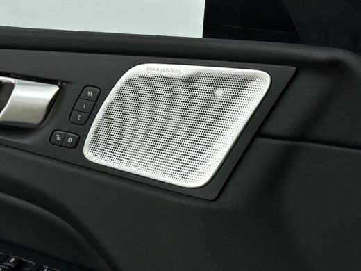 Volvo  XC60 2.0 T6 Plug-in hybrid AWD Ultimate Dark | Bowers & Wilkins Audio | Luchtvering | HUD| BLIS | Trek... ActivLease financial lease