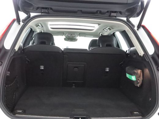 Volvo  XC60 2.0 T6 Plug-in hybrid AWD Ultimate Dark | Head-Up Display | Stoel & stuurwielverwarming | Achterb... ActivLease financial lease