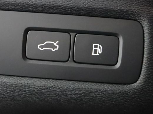 Volvo  XC60 2.0 T6 Plug-in hybrid AWD Ultimate Dark | Head-Up Display | Stoel & stuurwielverwarming | Achterb... ActivLease financial lease