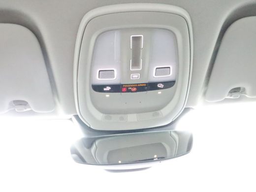 Volvo  XC60 2.0 T6 Plug-in hybrid AWD Ultimate Dark | Head-Up Display | Stoel & stuurwielverwarming | Achterb... ActivLease financial lease