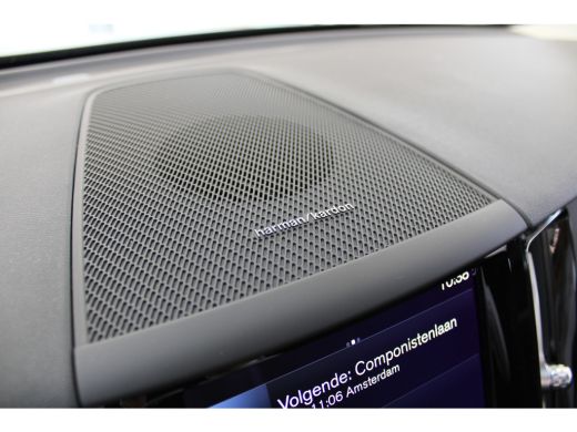 Volvo  XC60 B5 250PK Momentum Exclusive | 19'' | Panoramadak | Head-up | H&K Audio | Stoel verw. | Achteruitr... ActivLease financial lease