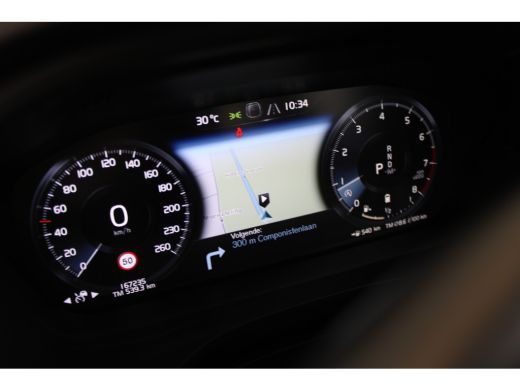 Volvo  XC60 B5 250PK Momentum Exclusive | 19'' | Panoramadak | Head-up | H&K Audio | Stoel verw. | Achteruitr... ActivLease financial lease