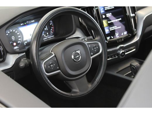 Volvo  XC60 B5 250PK Momentum Exclusive | 19'' | Panoramadak | Head-up | H&K Audio | Stoel verw. | Achteruitr... ActivLease financial lease