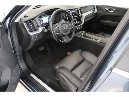 Volvo  XC60 B5 250PK Momentum Exclusive | 19'' | Panoramadak | Head-up | H&K Audio | Stoel verw. | Achteruitr... ActivLease financial lease