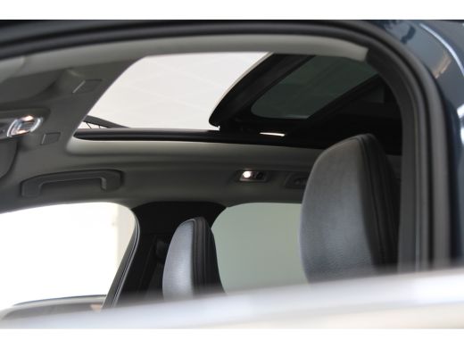 Volvo  XC60 B5 250PK Momentum Exclusive | 19'' | Panoramadak | Head-up | H&K Audio | Stoel verw. | Achteruitr... ActivLease financial lease