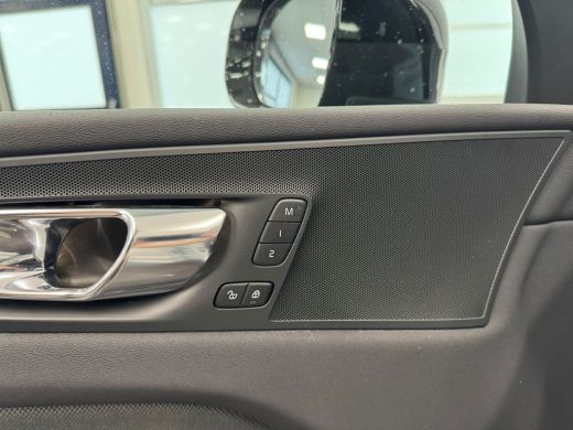 Volvo  XC60 Recharge T6 AWD R-Design | Achteruitrijcamera | Apple Carplay/Android Auto | Cruise control adapt... ActivLease financial lease