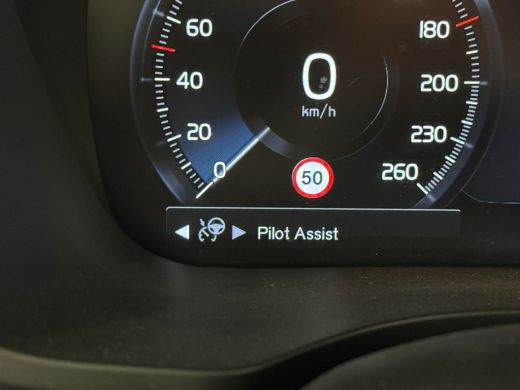 Volvo  XC60 Recharge T6 AWD R-Design | Achteruitrijcamera | Apple Carplay/Android Auto | Cruise control adapt... ActivLease financial lease