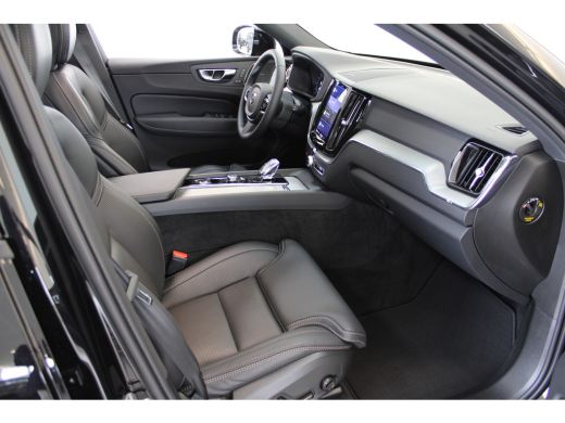 Volvo  XC60 T6 350PK AWD Plus Black Edition | 360° | Luchtvering | Gevent. Nappaleer | Getint Glas | HK Audio... ActivLease financial lease