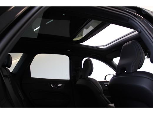 Volvo  XC60 T6 350PK AWD Plus Black Edition | 360° | Luchtvering | Gevent. Nappaleer | Getint Glas | HK Audio... ActivLease financial lease