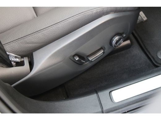 Volvo  XC60 T6 350PK Ultimate Dark | 360° | Trekhaak | Stoel&Stuur Verw. | Adap Cruise | 20'' | Panoramadak ActivLease financial lease