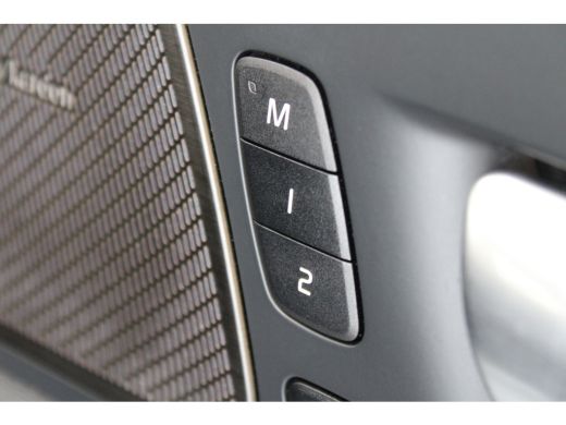 Volvo  XC60 T6 350PK Ultimate Dark | 360° | Trekhaak | Stoel&Stuur Verw. | Adap Cruise | 20'' | Panoramadak ActivLease financial lease