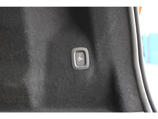 Volvo  XC60 T6 350PK Ultimate Dark | 360° | Trekhaak | Stoel&Stuur Verw. | Adap Cruise | 20'' | Panoramadak ActivLease financial lease