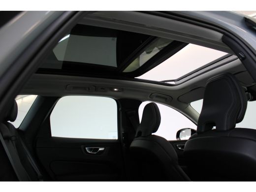 Volvo  XC60 T6 350PK Ultimate Dark | 360° | Trekhaak | Stoel&Stuur Verw. | Adap Cruise | 20'' | Panoramadak ActivLease financial lease