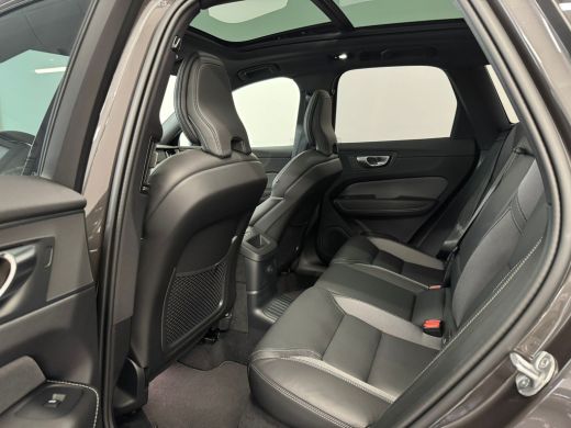 Volvo  XC60 T6 Plug-in hybrid AWD Plus Dark Trekhaak | Cruise control adaptief | Camera | Pano dak | Sportsto... ActivLease financial lease