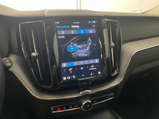 Volvo  XC60 T6 Plug-in hybrid AWD Ultimate Dark Apple Carplay/Android Auto | Trekhaak | Audio installatie pre... ActivLease financial lease
