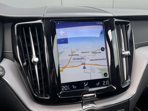 Volvo  XC60 T8 Twin Engine AWD Polestar Engineered | Panoramadak | Head-up Display | Stoel & Stuurwiel verwar... ActivLease financial lease