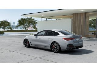 BMW i4 eDrive40 M Sport / Schuif-kanteldak / Achteruitrijcamera / Comfort Access / Adaptieve LED / Stoel...