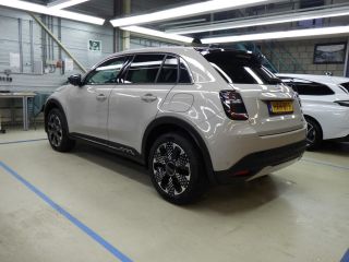 Fiat 600 1.2 Hybrid La Prima | Vol-Leder | Massage | Adaptive Cruise | Elektr. Achterklep | Stoelverwarmin...