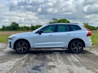 Volvo  XC60 2.0 T6 Plug-in hybrid AWD Ultimate Dark | Head-Up Display | Stoel & stuurwielverwarming | Achterb...