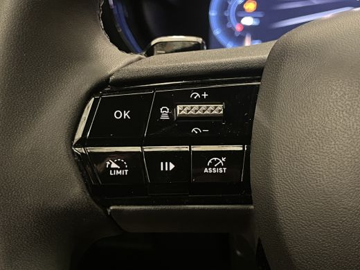 Alfa Romeo Junior 1.2 Turbo Hybrid Ibrida Speciale 17" Lichtmetaal | Adaptieve Cruise | Leder/Stof | Digitaal Dashb... ActivLease financial lease