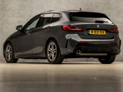 BMW 1 Serie 118i M Sport Automaat (PANORAMADAK, M PAKKET, APPLE CARPLAY, GETINT GLAS, LEDER, SPORTSTOELEN, PA... ActivLease financial lease